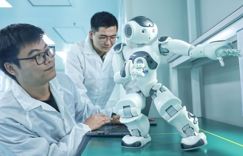 新年の受注対応に追われる企業現場