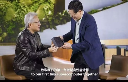 黄仁勛と楊元慶の対談:混合式AIを次なる目標に据え、NVIDIAとLenovoの協力深化