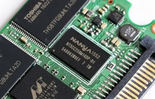 南亜科技（Nanya Technology）の12月売上高が445%急増、DDR4契約価格はさらに90%上昇へ