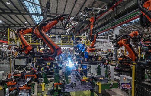 車載メーカー、ヒューマノイドロボット量産へ競争加速