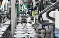 原材料高騰が圧力　電池産業、構造転換が加速