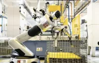 浙江省杭州の自動車部品工場、人型ロボット約20台を導入